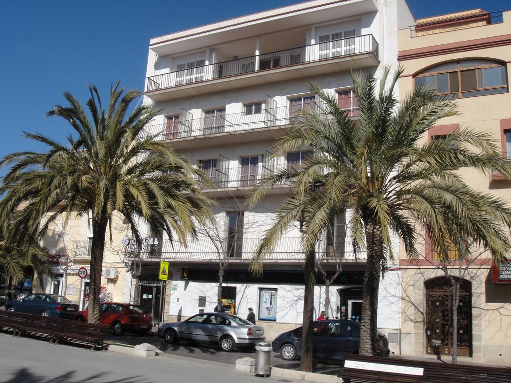 Hostal Residencia Celma Sant Carles de la Ràpita Exterior foto